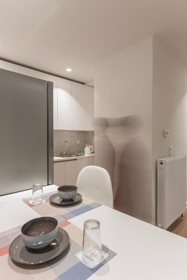 The Caravan Apartments Salonicco Esterno foto